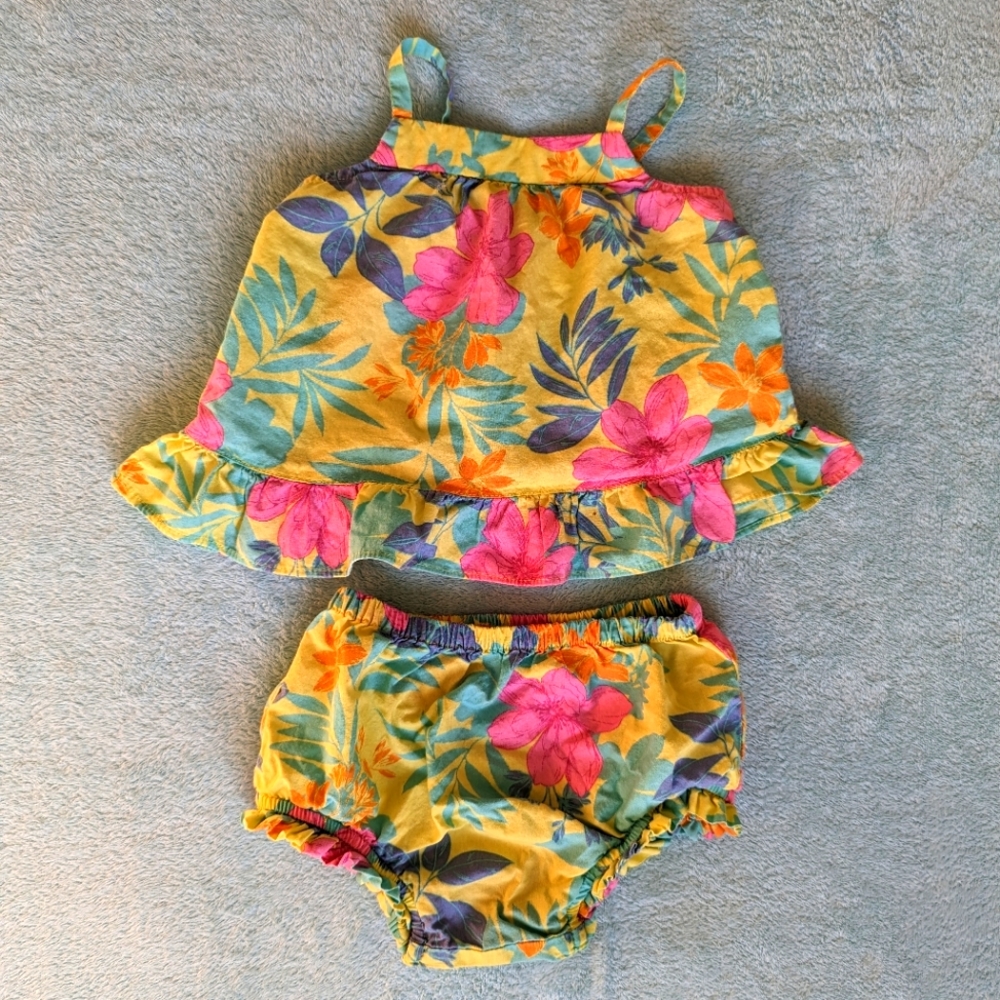 Baby GAP size 6-12 months girl summer terno 2 piece set